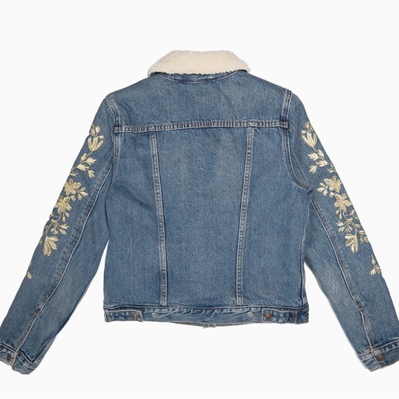 LEVI’S Denim Sherpa Ex-Boyfriend Jacket Embroidered Gold Floral Extra Small NEW - Picture 4 of 8
